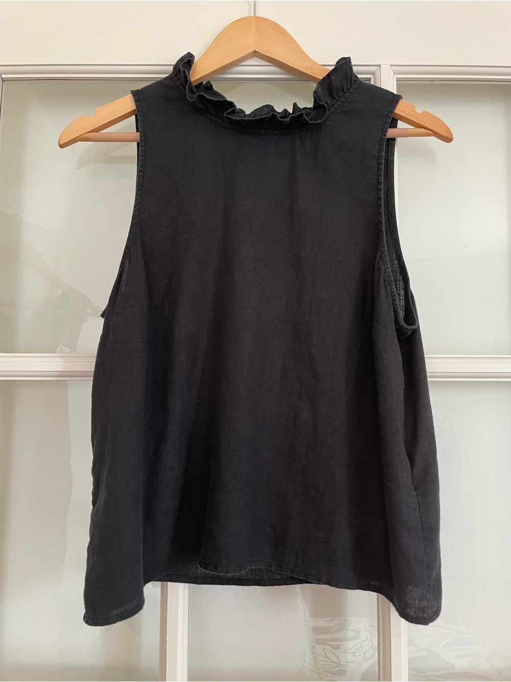 J.Crew Fleur Ruffle-Neck Linen Top in Black – Size M BP776